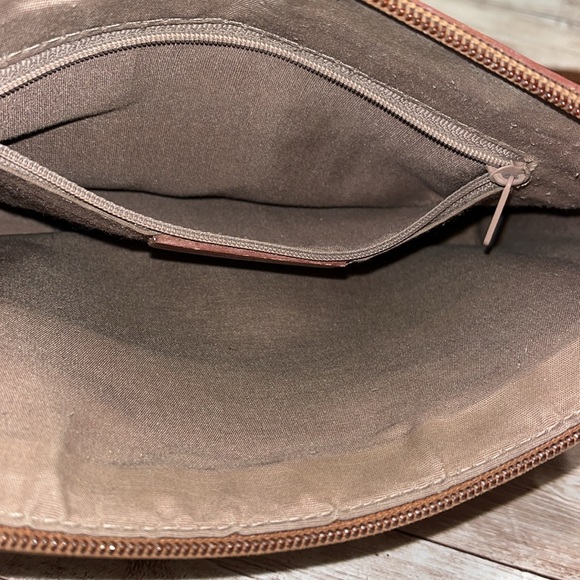 Coldwater Canyon Pebbled Genuine Leather Cream and Brown Shoulder Bag - Picture 8 of 14